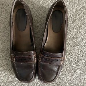 Women’s Naturalizer brown loafer 👞